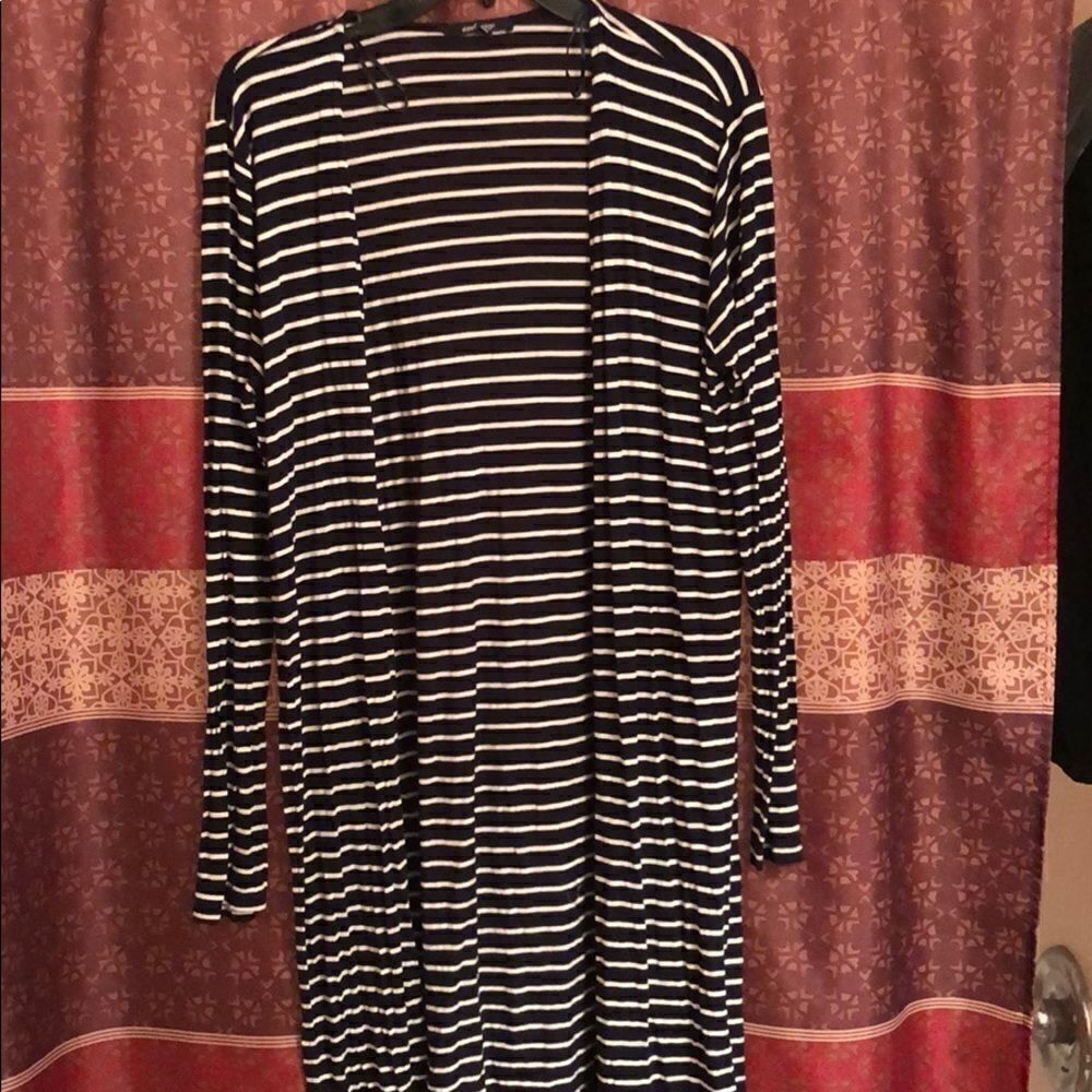 Women’s Striped Schall black white